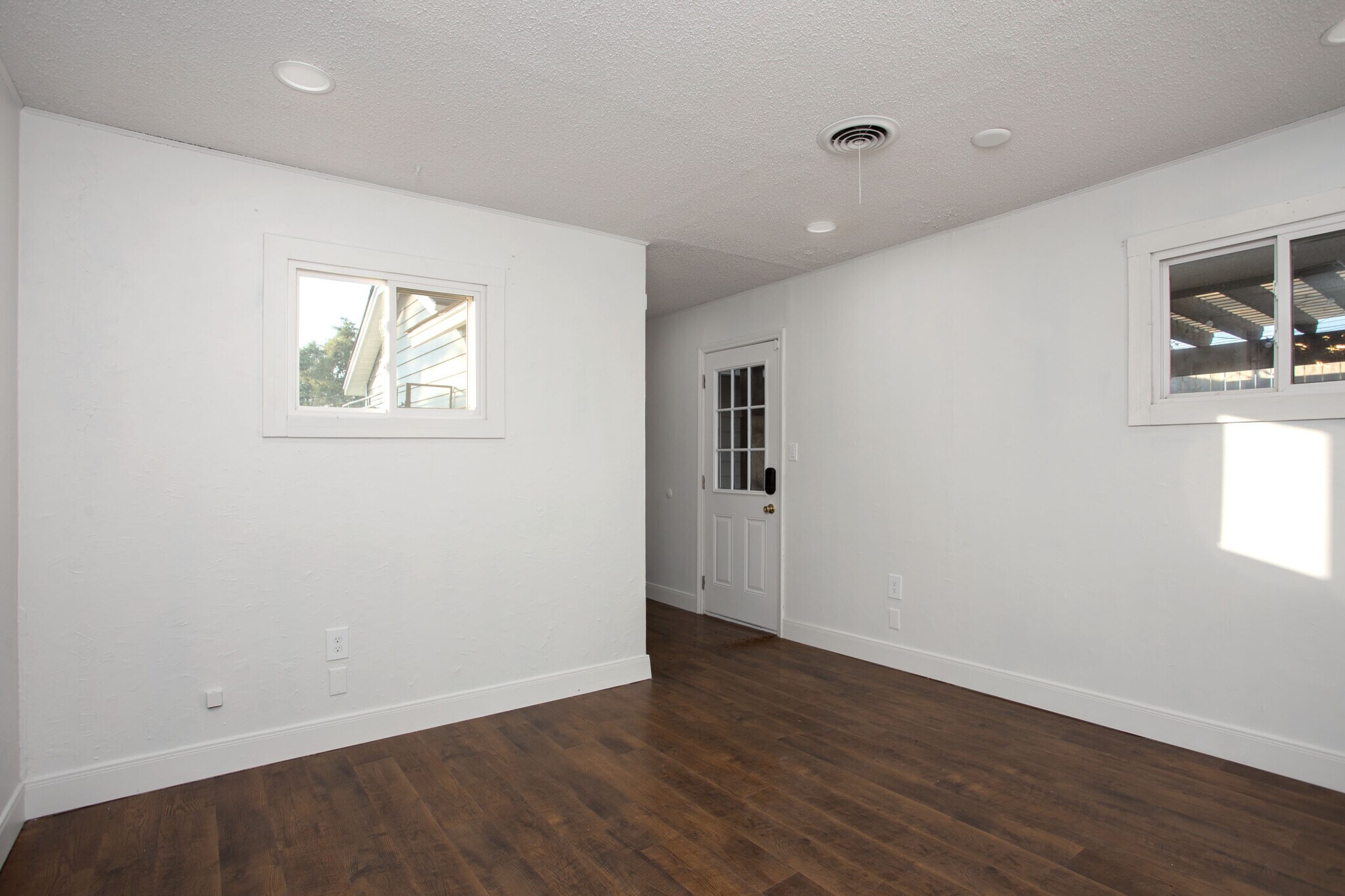 Flex space - 1105 Main St