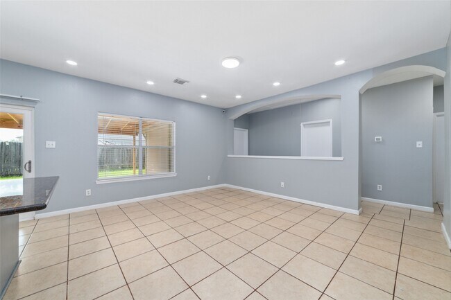 Building Photo - 16327 Dryberry Ct