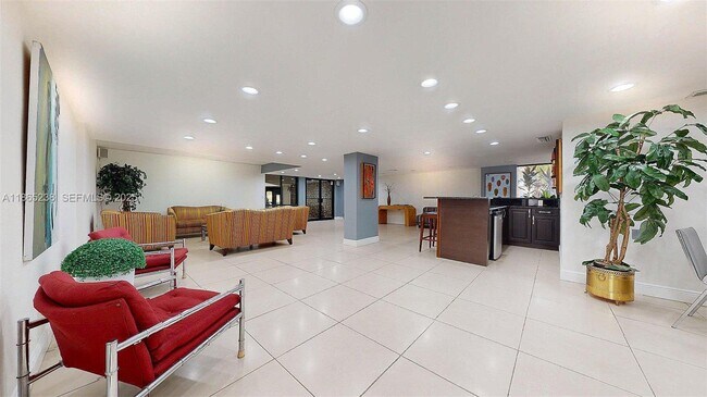 Building Photo - 13953 Kendale Lakes Cir