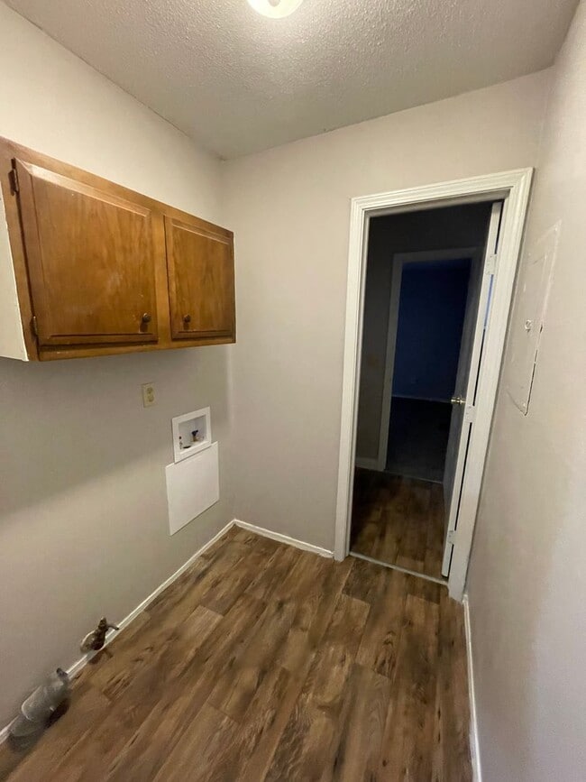 Building Photo - Warren Twp - 3 BR home