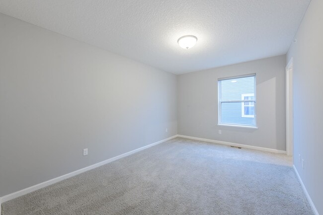 Building Photo - Awesome maple grove 5 bed 4 bath townhome! Pond views, 2 years old!