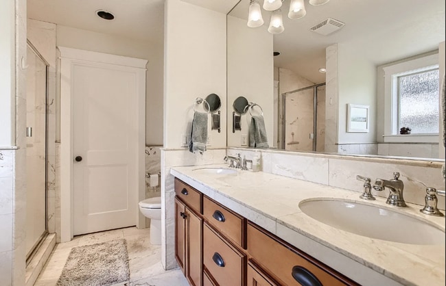 Building Photo - *Coming Soon!!* Fabulous Bright Townhome in the Heart of Downtown Lake Oswego.