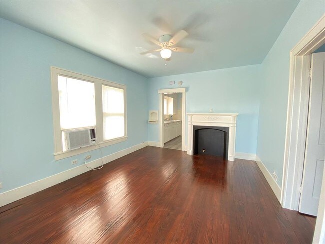 Building Photo - 6110 Schuler St