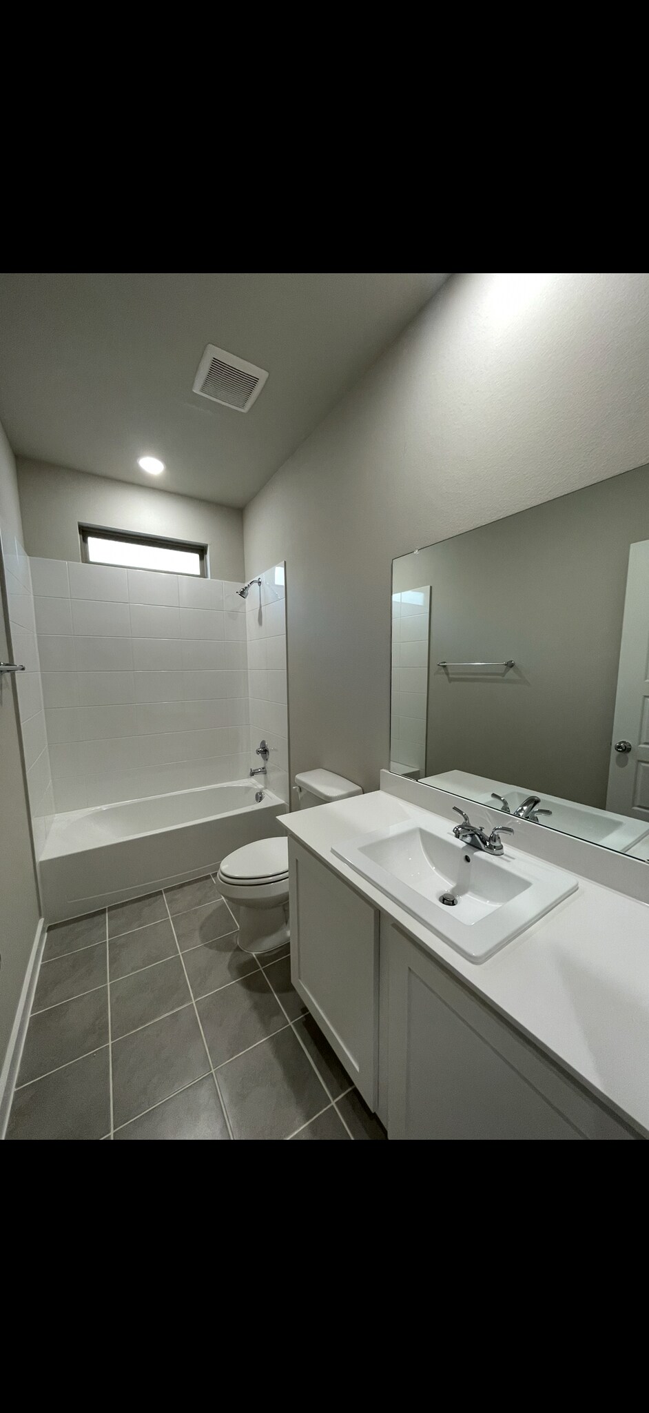 Building Photo - 527 Ridgedale Dr