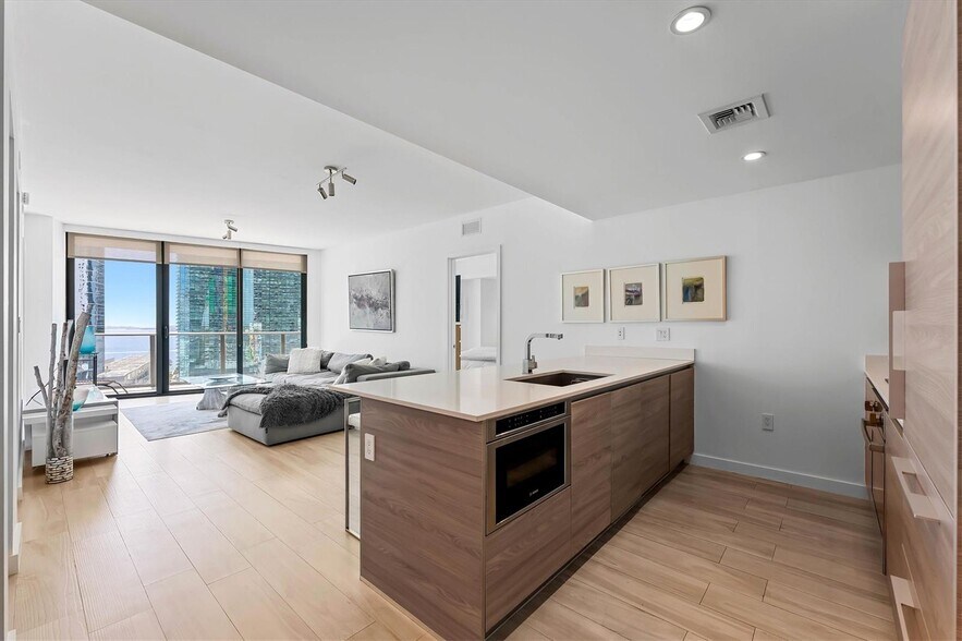 Building Photo - 1300 S Miami Ave