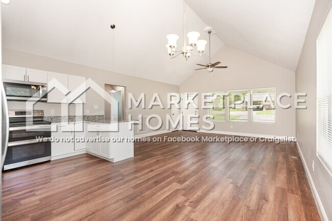 Building Photo - 404 N 13th St