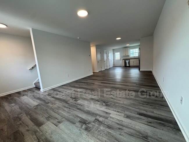 Building Photo - 15 Snowdrop Ct