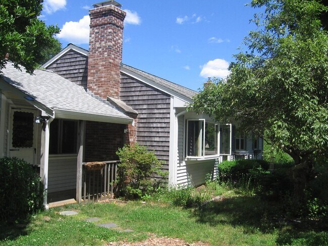 Building Photo - 131 Williston Rd