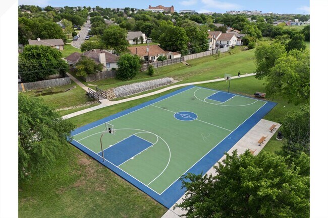 Building Photo - 2209 Stirrup Dr