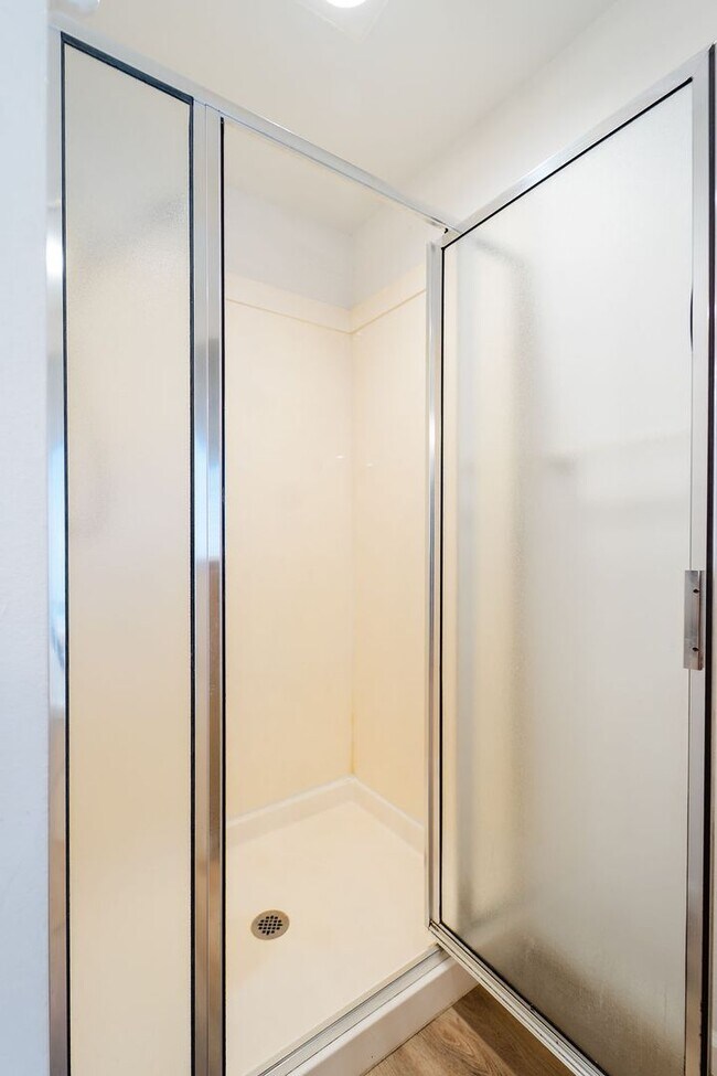 Building Photo - Charming, 3 Bedroom, 2 Bath. With wonderful outdoor living space