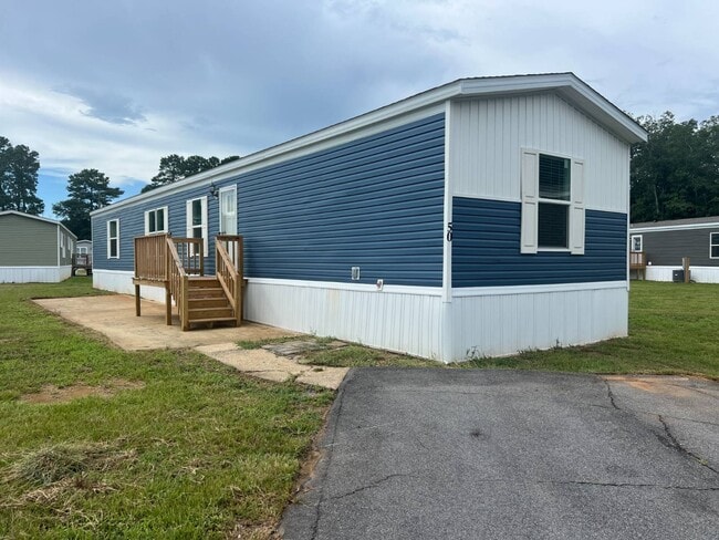 Building Photo - 4627 Blanche Rd