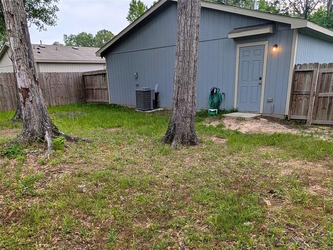 Building Photo - 16136 Brettwood Ln