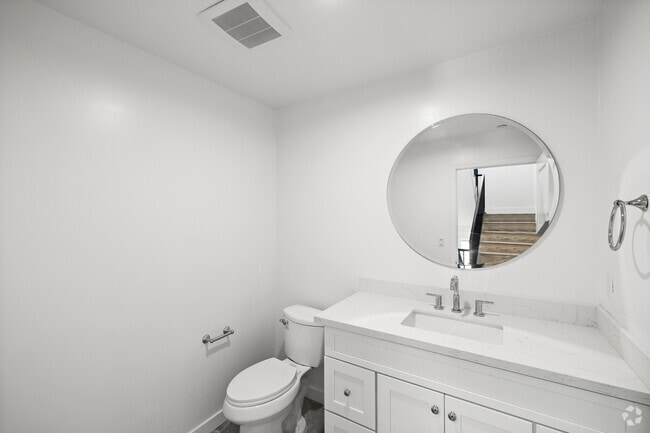 3BR, 3.5BA - 1500SF - Bathroom - Hazetline 10