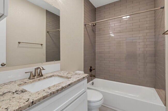 Building Photo - 3101 S Clarkson St