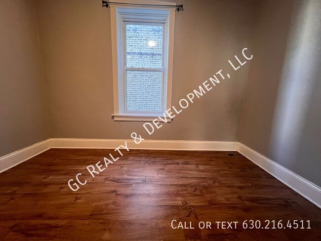 Building Photo - *** ALBANY PARK / 4 BEDROOM - 2 BATH / ONS...