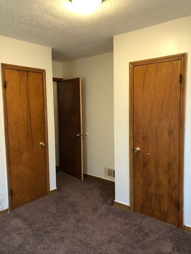 Building Photo - Spacious 2 Bed House!!