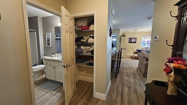 Building Photo - 2552 Red Cedar Ln