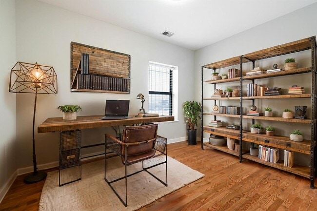 Building Photo - 6324 S Kimbark Ave