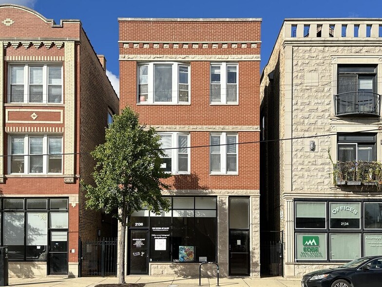 Primary Photo - 2136 W Chicago Ave