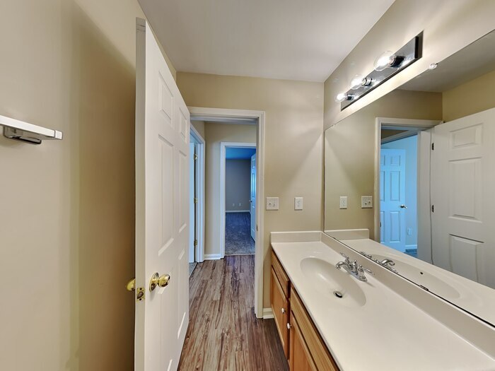 Building Photo - 2921 Deep Cove Dr NW