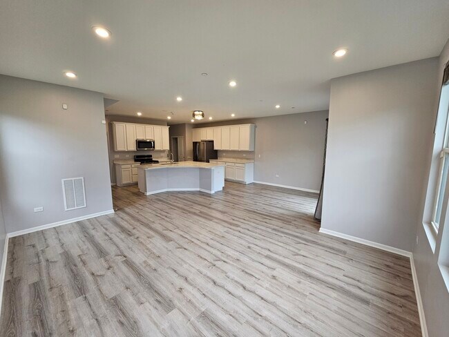 Building Photo - 165 Waverly Ct