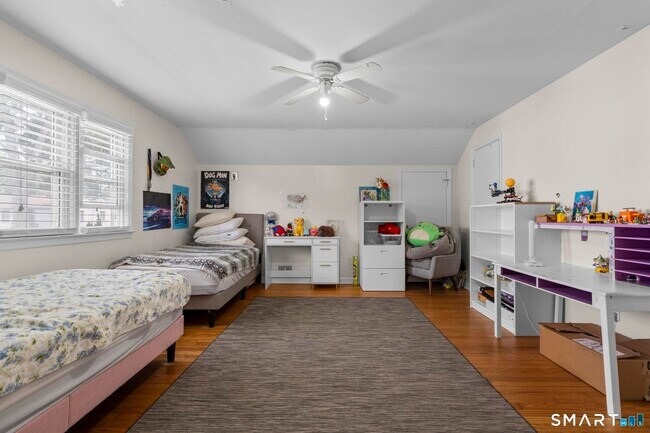 Building Photo - 214 Country Rd