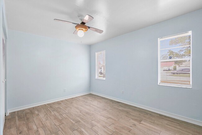Building Photo - 10637 Deergrass Ln