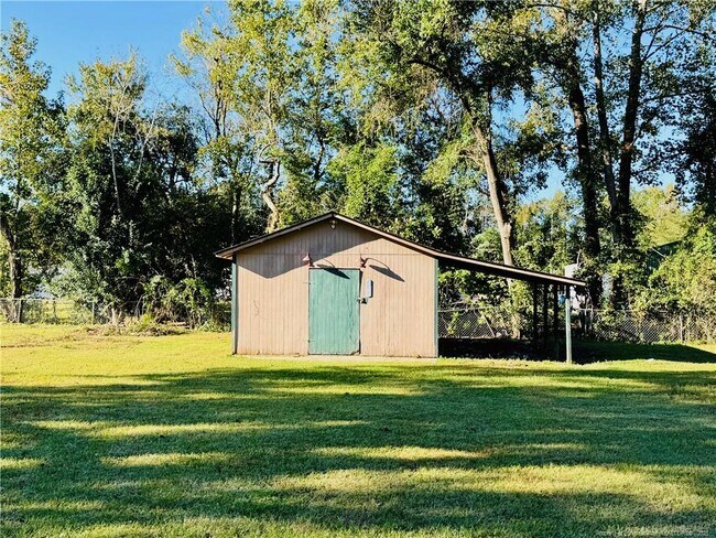 Building Photo - 790 Old Whiteville Rd