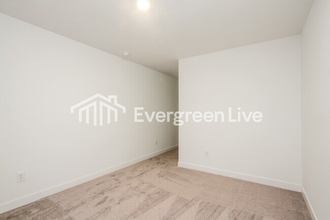 Building Photo - 947 Penrose Pl