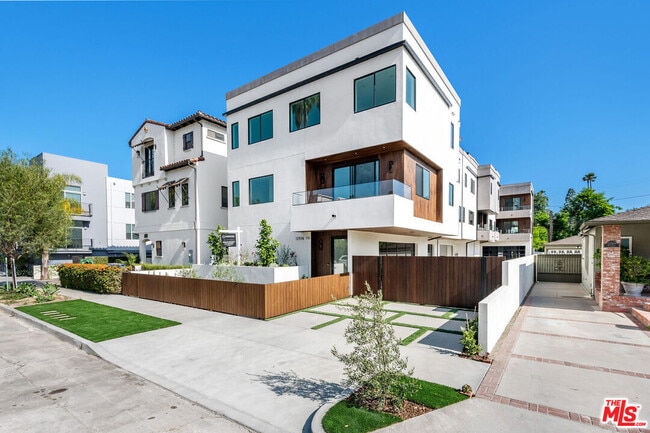 Building Photo - 4326 Serene Pl