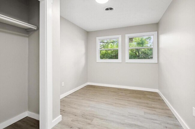 Building Photo - 3409 Barbee Dr