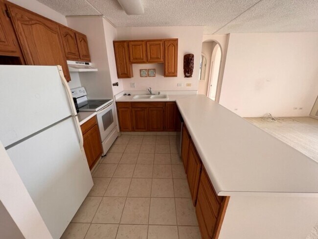 Building Photo - 411 Hobron Ln