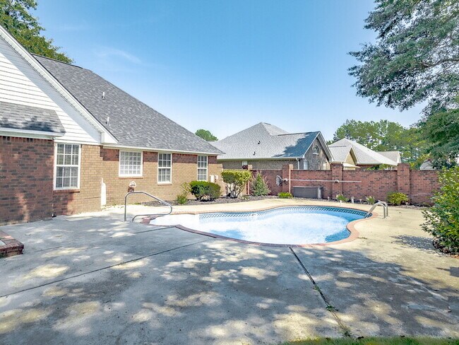 Building Photo - Pool! Now Available!
