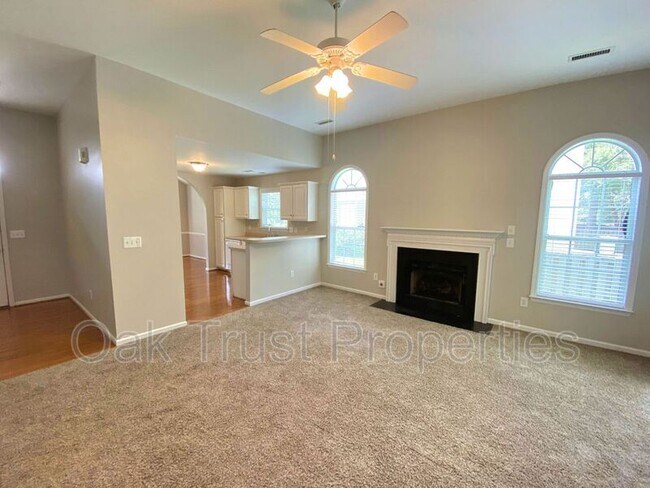 Building Photo - 110 Summer Trace Dr