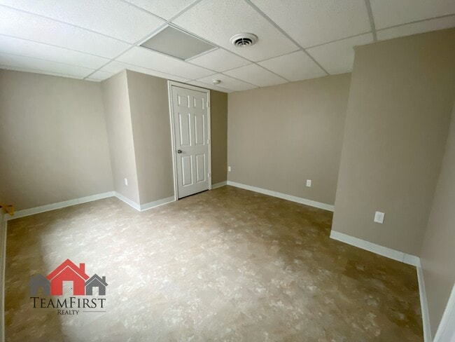 Building Photo - 1256 Crown Ct