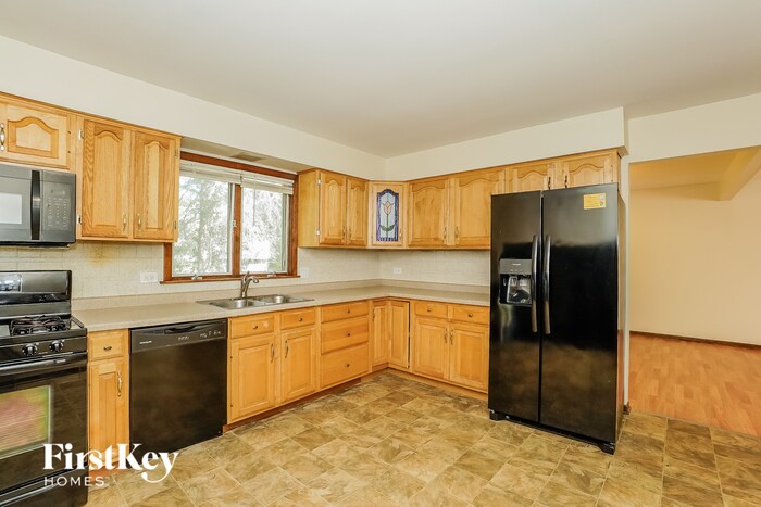 Building Photo - 5252 Arquilla Dr