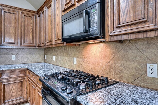 Building Photo - 4523 Long Creek Dr
