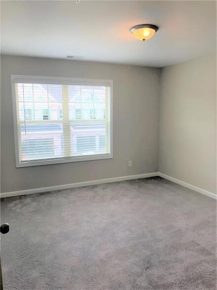Building Photo - 1327 Elderwood Way