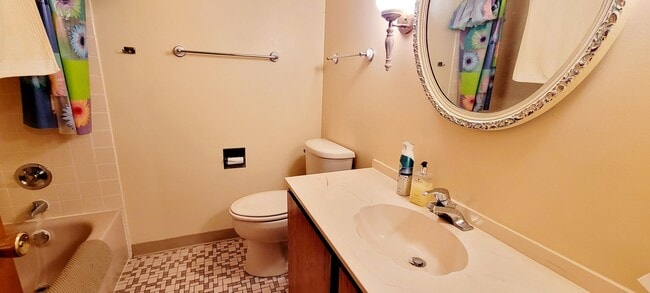 Building Photo - 41511 N Country Club Dr