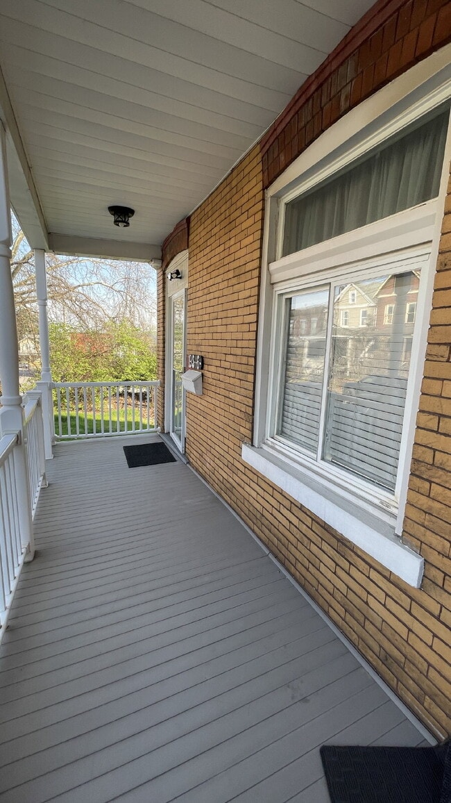 Building Photo - 19 S 6th St