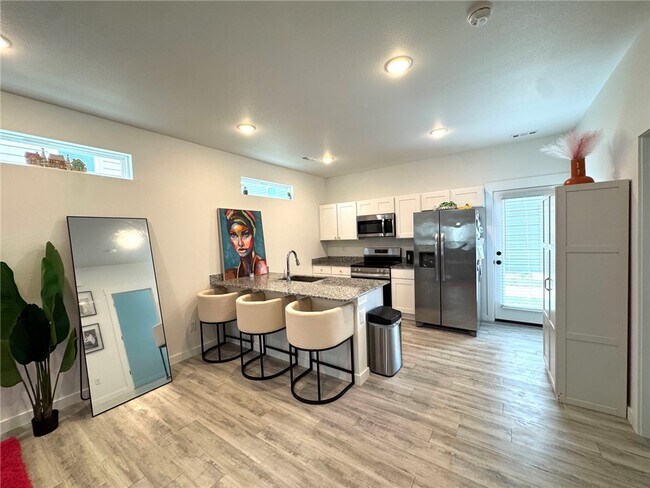 Building Photo - 821 Massachusetts Ave