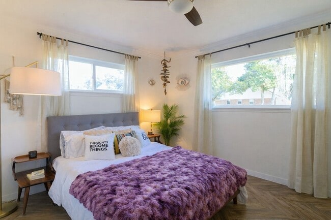 Building Photo - 1623 Hanging Cliff Dr