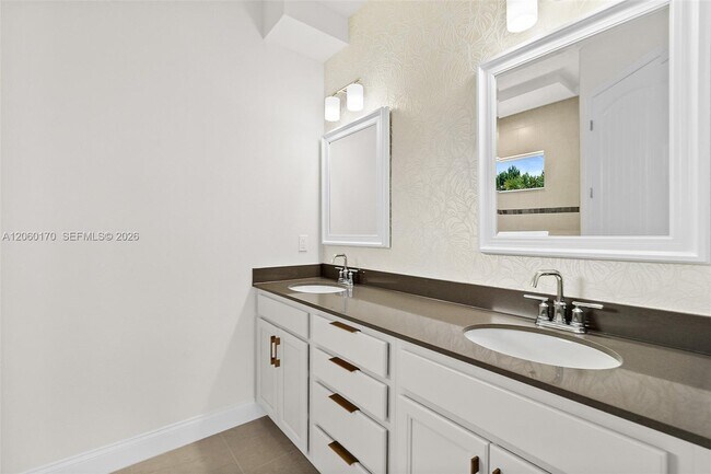 Building Photo - 3 Rio Vista Dr