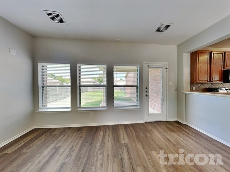 Building Photo - 1525 Trent Dr