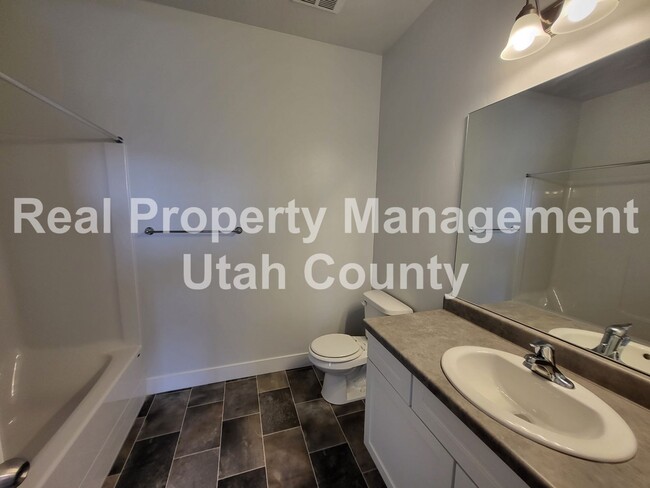 Building Photo - Small Pet Friendly Lehi Condo