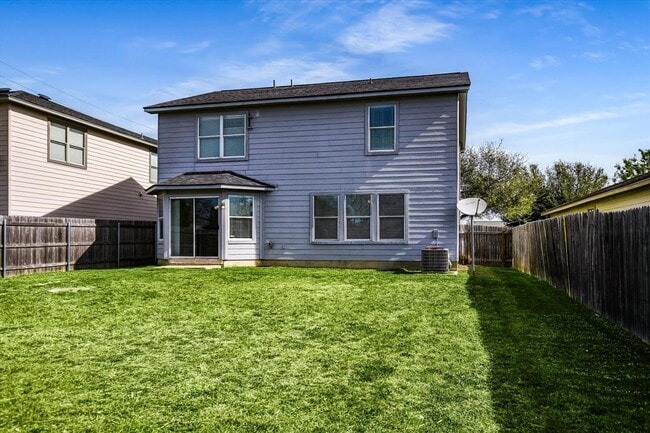 Building Photo - 102 Blanco Woods Blvd