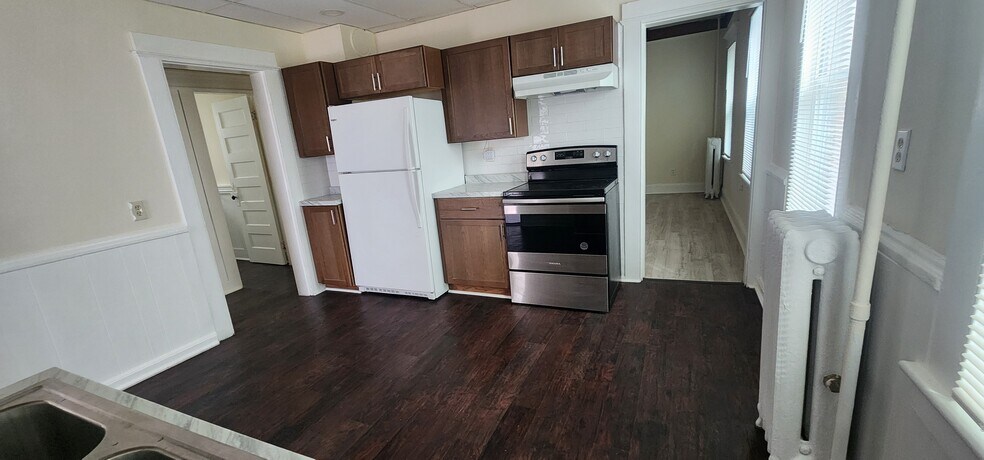 Building Photo - 2583 Main St