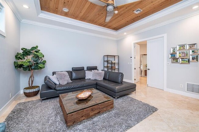 Building Photo - 6541 NE 20th Ave