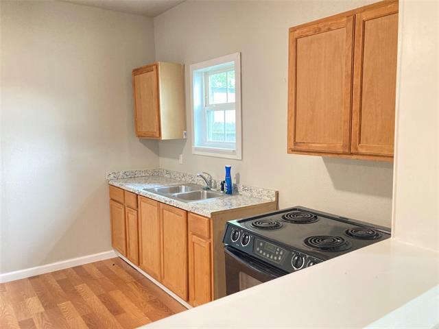 Building Photo - 104 May Ave