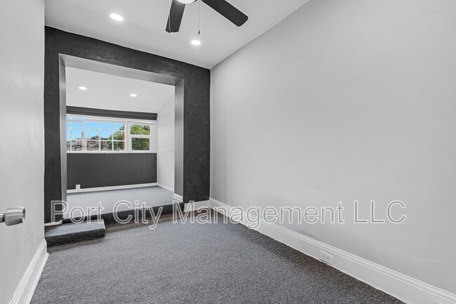 Building Photo - 2813 Presbury St
